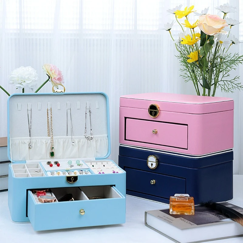 

Шкатулка для украшений из искусственной кожи: для серег, ожерелий, часов, с защитой от пыли, с замком, с разделителями, для демонстрации колец