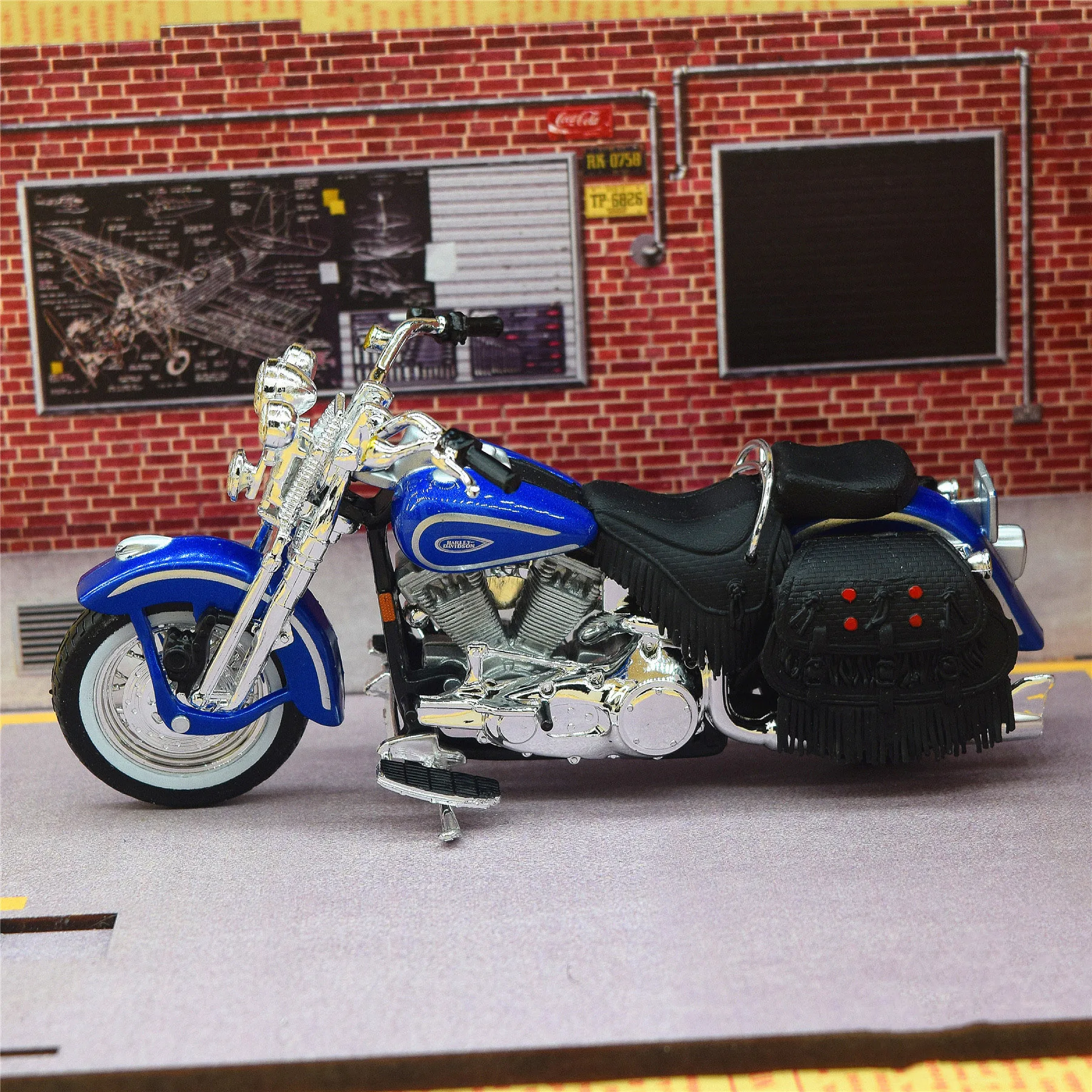 Maisto 1:18 Harley 1999 FLSTS Heritage Springer Alloy Motorcycle Model Simulation Metal Street Motorcycle Model Childrens Gifts