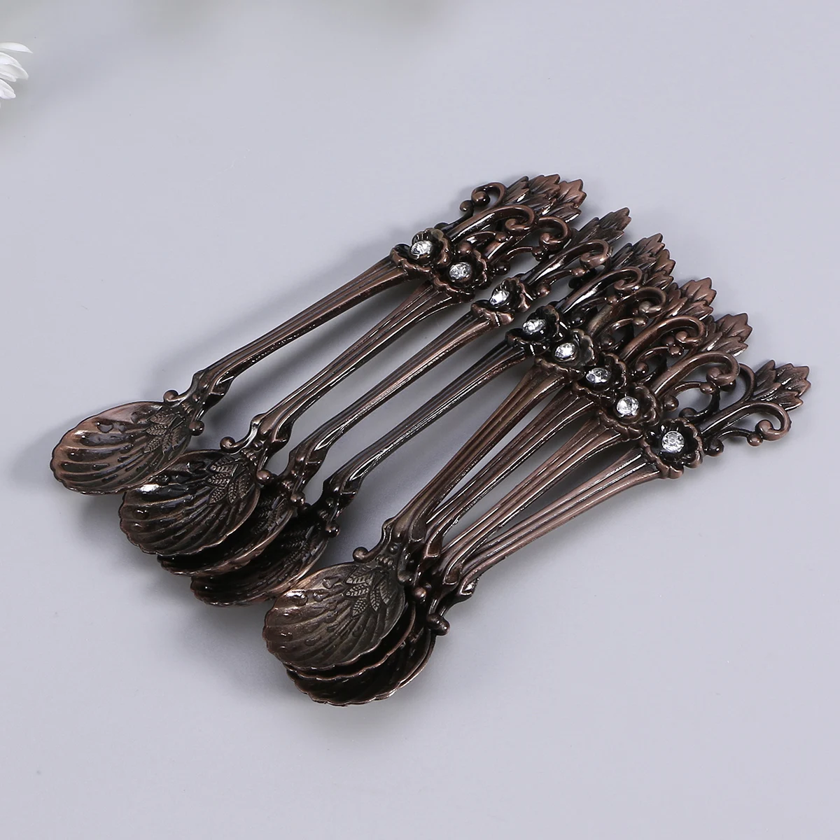 

8Pcs Retro Dessert Spoon Set Metal Stirring Spoon for Coffee Cappuccino Espresso Milk Cream Serving At Home Party Bistro