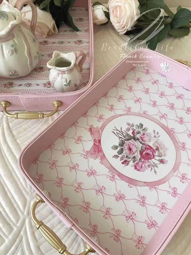 

Pink Tray European Vintage Rose Gold Metal Handle Leather Storage Tray Elegant Home Decoration Rectangular Cake Plate Photo Prop