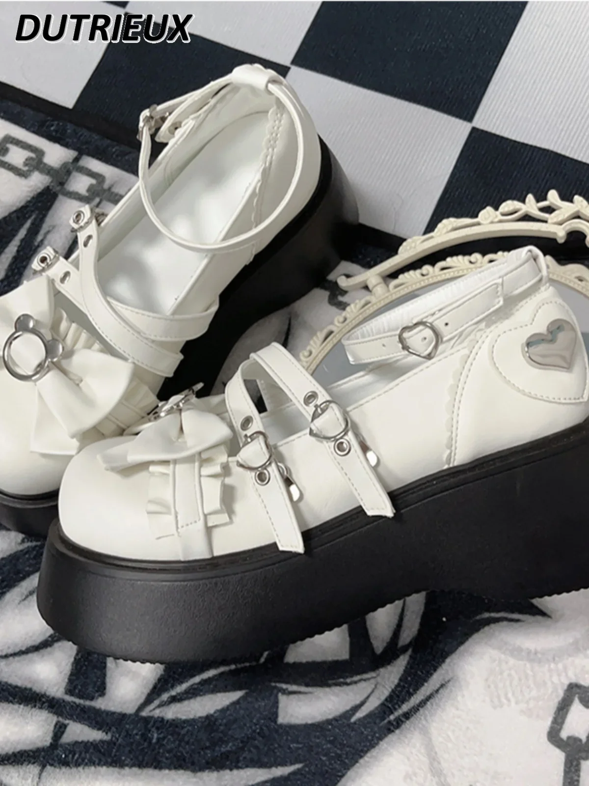 Sapatos Lolita originais para mulheres, pequenas bombas de couro, sapatos estudantis da subcultura Y2k, estilo punk japonês, doce fofo, legal, feminino