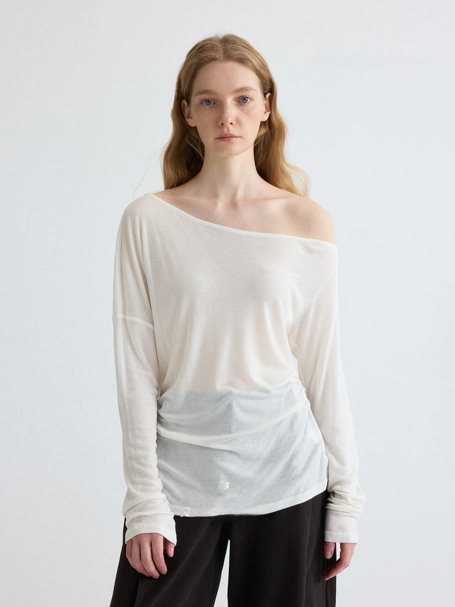

Casual Sle Long Sve T-irt One oulder Design Base Layer Cover up Nice People 2026 Spring Ladies Faion Stand Fit
