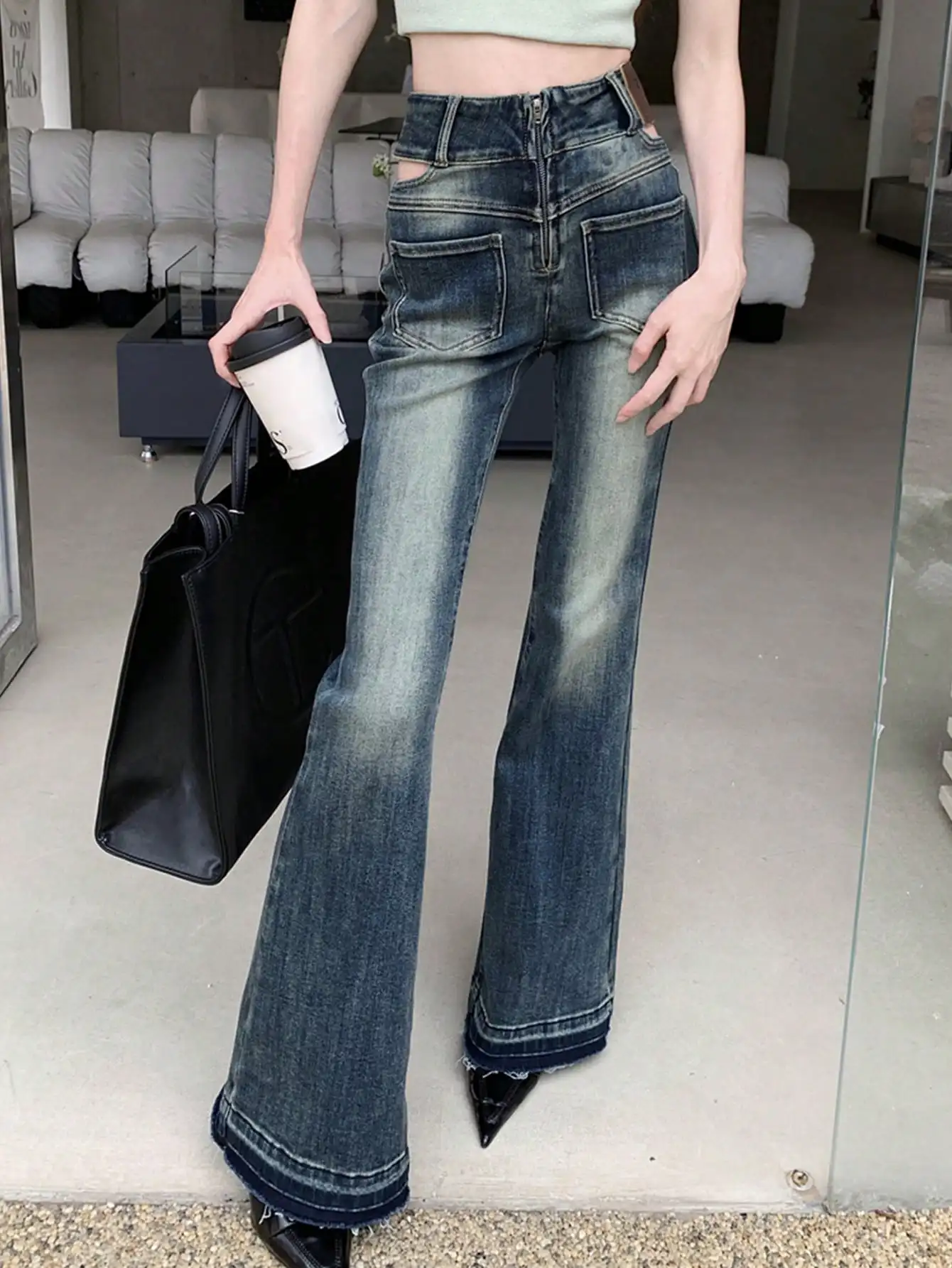 Koreanische schicke Sommer-amerikanische Retro-Jeans mit hoher Taille und Po-Lifting-Denim-Schlaghose mit sexy bodenlangen Hufeisenhose für Frauen Utajian Individuelle Becken