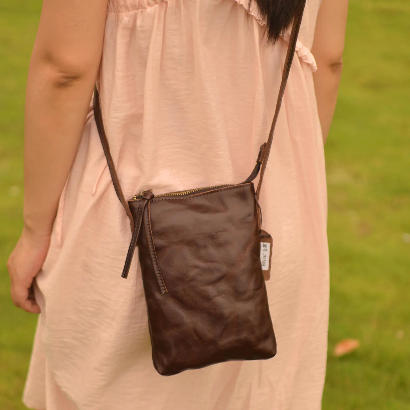 AETOO Retro-style front-layer tree-gum leather phone bag, women's high-quality crossbody bag with a slanted design, mini versati