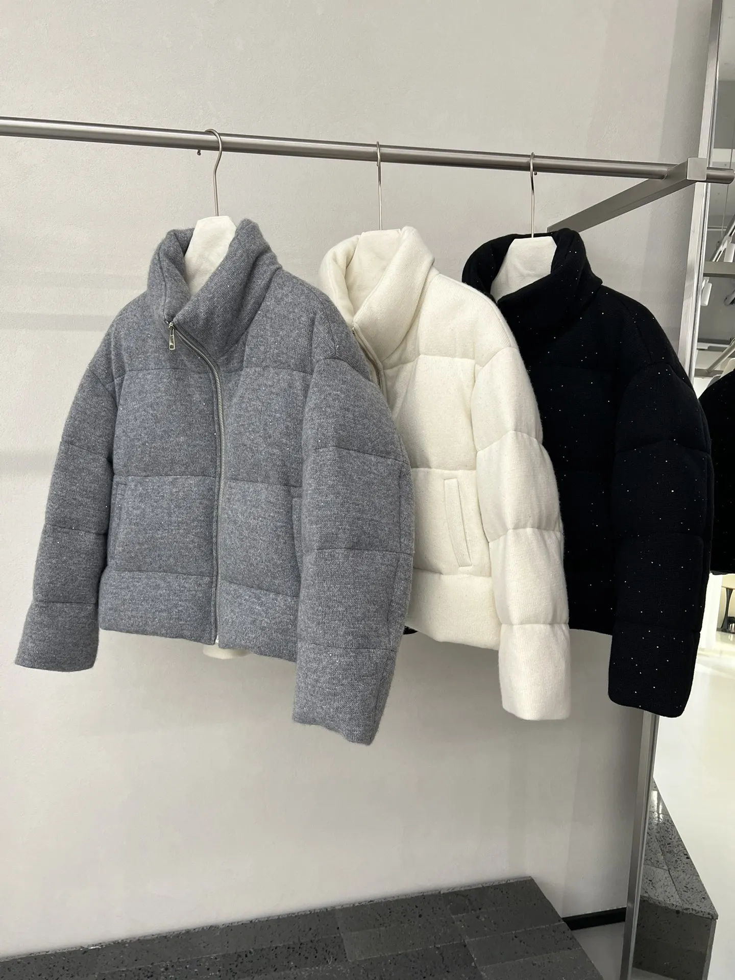 2026 Autumn New Arrival High-Quality Cashmere Knit Down Jacket Fabric: 10% Cashmere, 90% Superfine Merino Wool