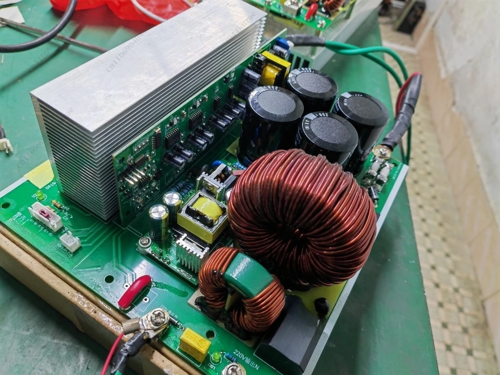 High Voltage 320-750v Input Pure Sine Wave Inverter Power 7kW with Its Own Developed Drive Board