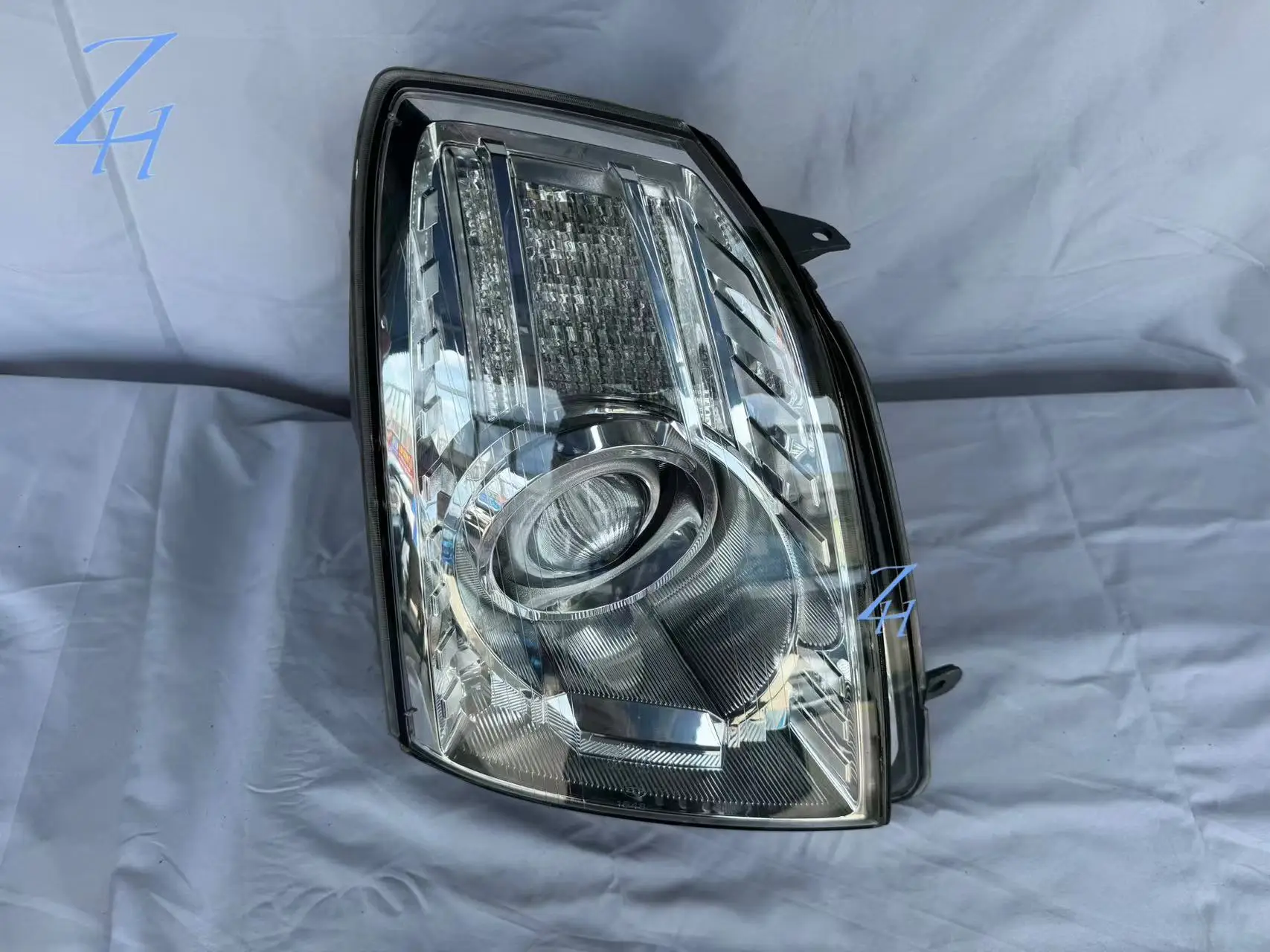 For2007-2012 SeviIIe SLS Seway headlight assembly HID front light driver/passenger side original manufacturer