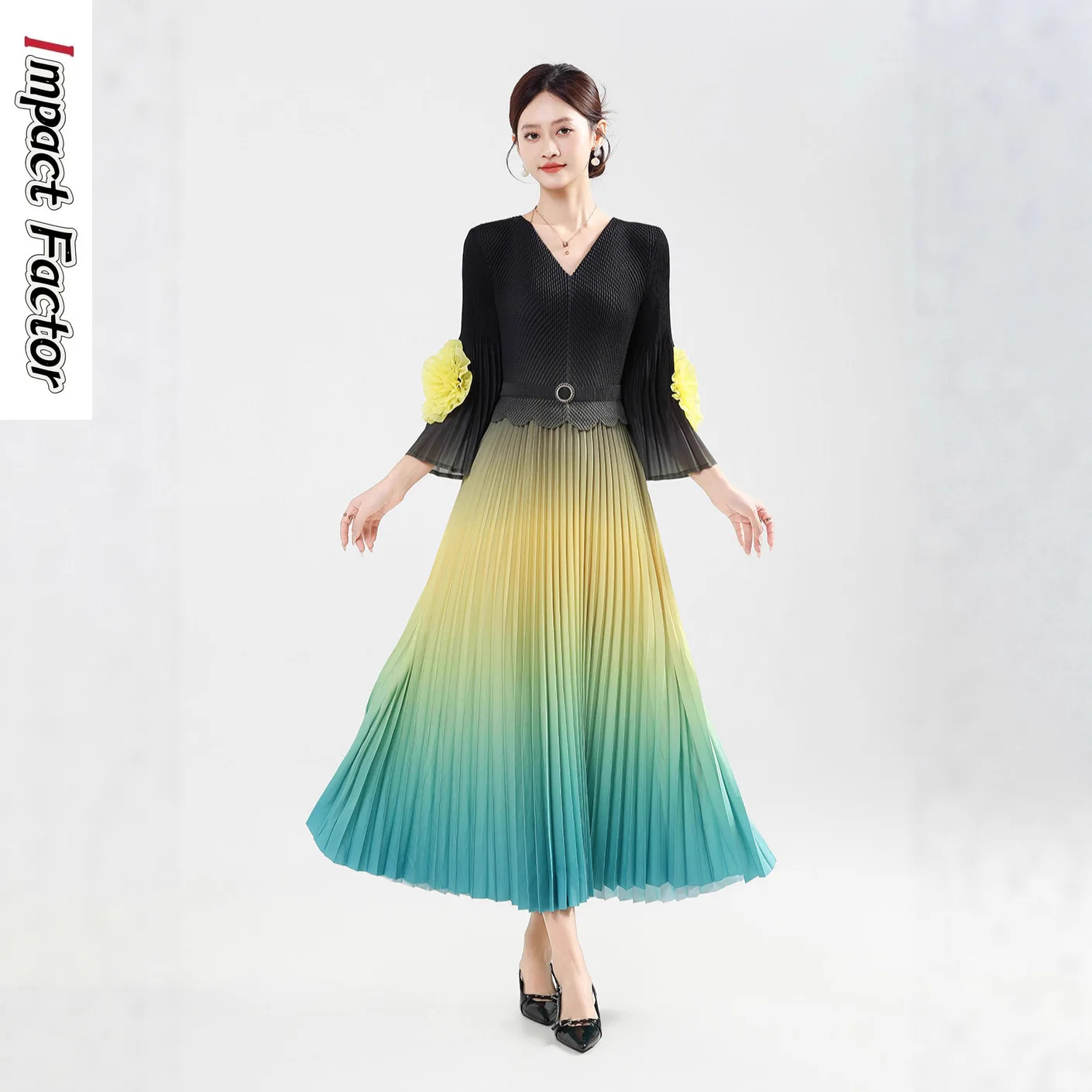 Miyake Fold 2025 Autumn and Winter New Gradual Change Color Loose Dress Temperament Dress Thin Commuter Women's Clothing