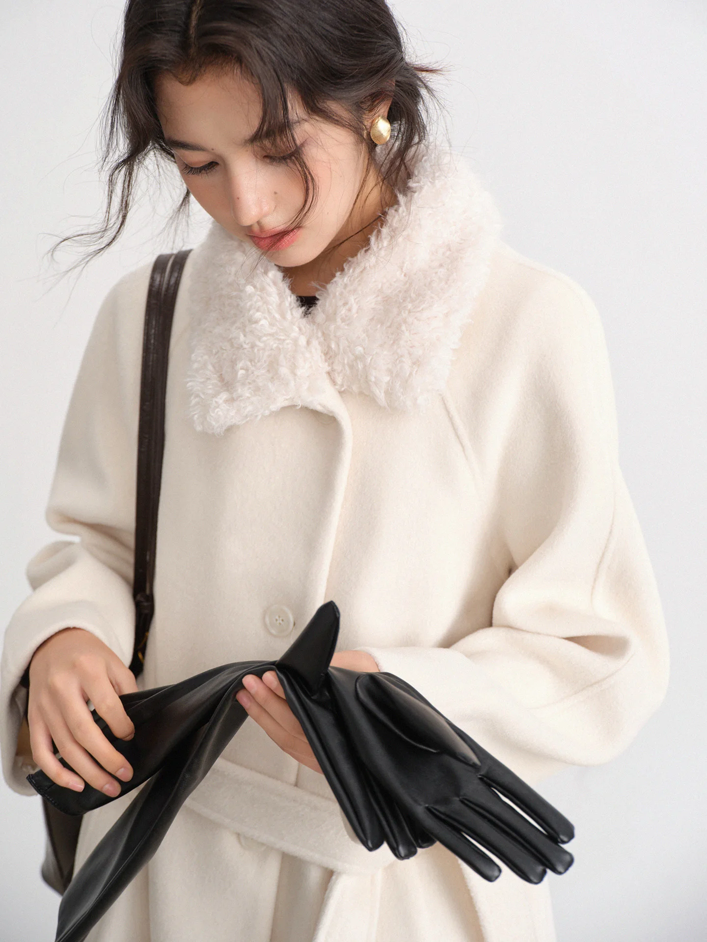 Women Lady Elegant Wool Coat Winter Outerwear Jacket with Soft Collar Detail and Warm Structured Design for Daily Classic Style