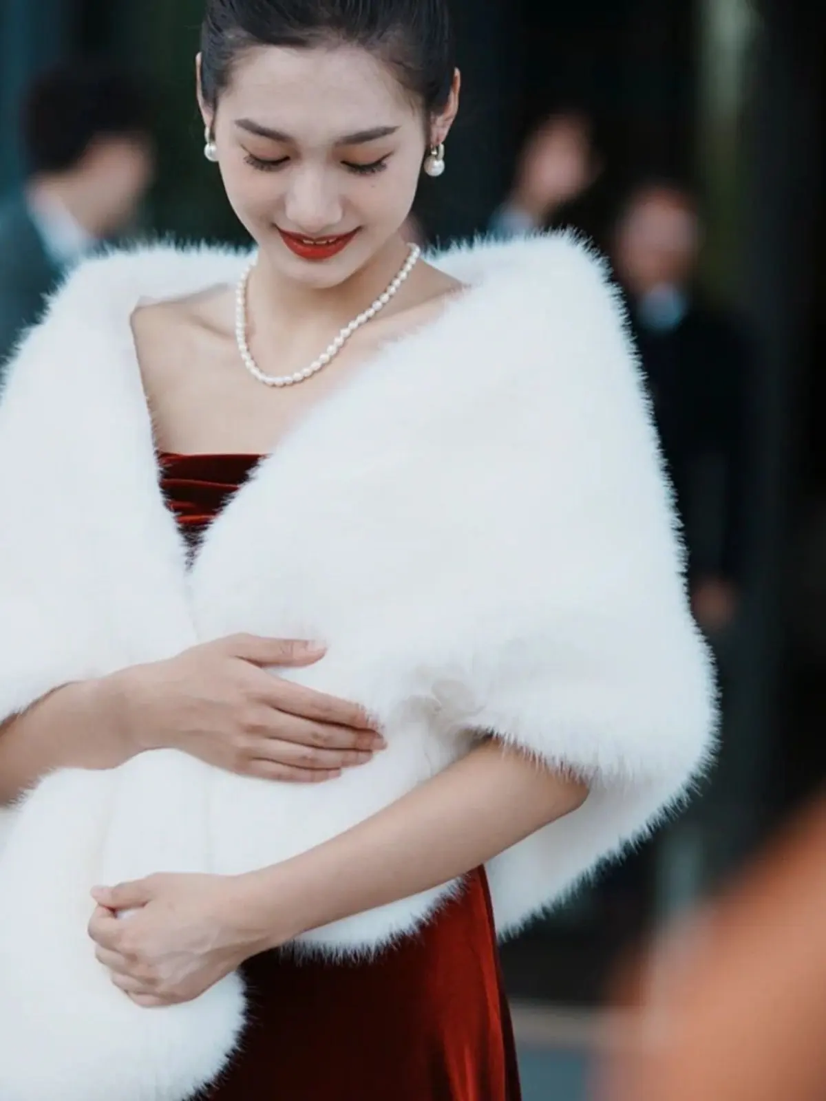 

Зимнее свадебное платье 2024 в корейском стиле: бархатное кимоно из искусственного меха норки для подружек невесты, вечернее платье с потайными пуговицами для женщин