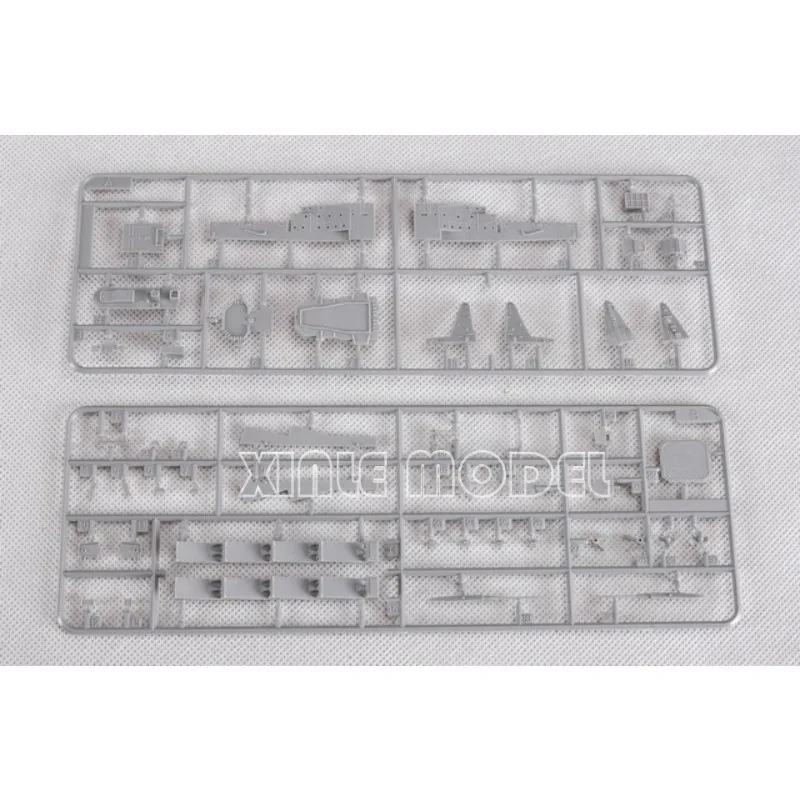 トランペッター プラスチック組み立て式船舶模型キット 05721 ロシア海軍 スラヴァ級巡洋艦 ヴァリヤグ 1/700