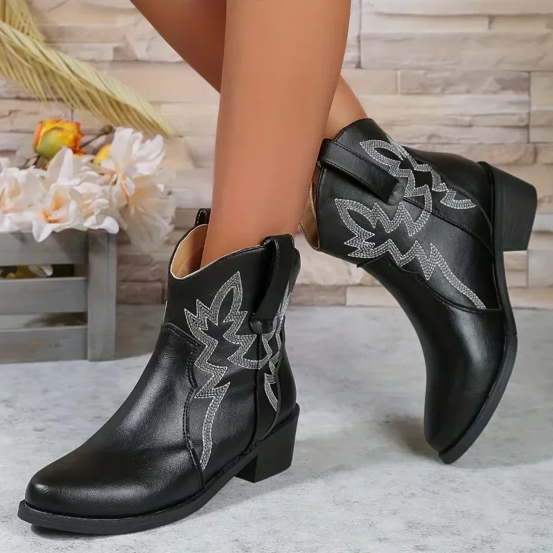 Botas vaqueras de cuero PU con bordado Retro para mujer, zapatos de tacón grueso, Punta puntiaguda, media pantorrilla, otoño e invierno, 2025