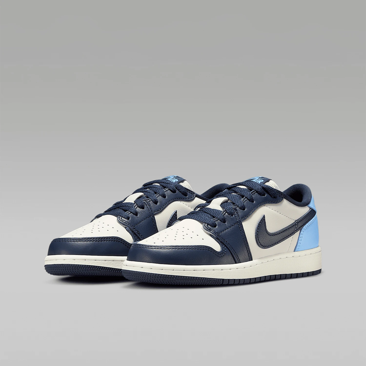 

Nike Authentic Air Jordan 1GS Grade School Sneakers CZ0858-400