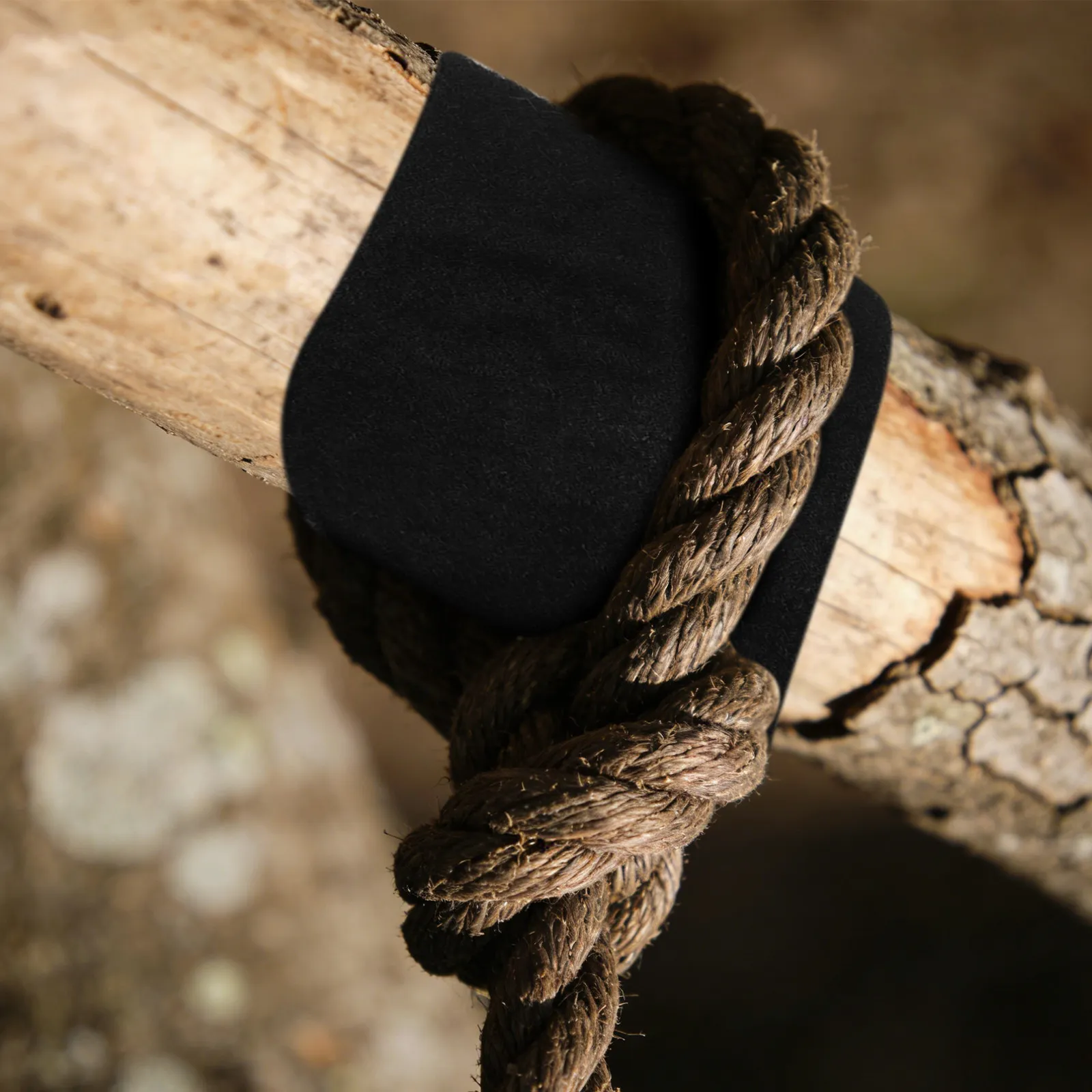 2Pcs Flexible Heavy Duty Tree Swing Strap Protector Black Nylon Bark Saver Sleeve for Hammock Outdoor Flat Strap Tree Guard