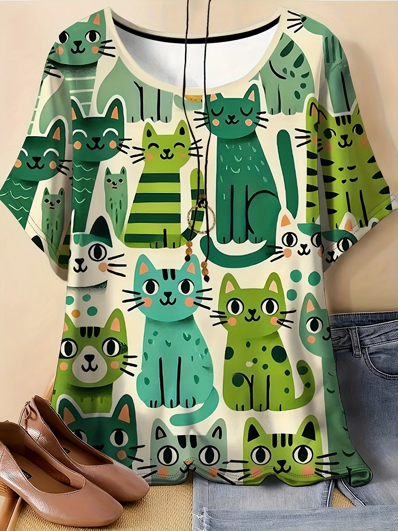 Women Round Neck Short Sleeve T‑shirt Cute Green Cartoon Cat Doodle Collage Print Loose Fit Casual Daily Tee Top Women's Clothes