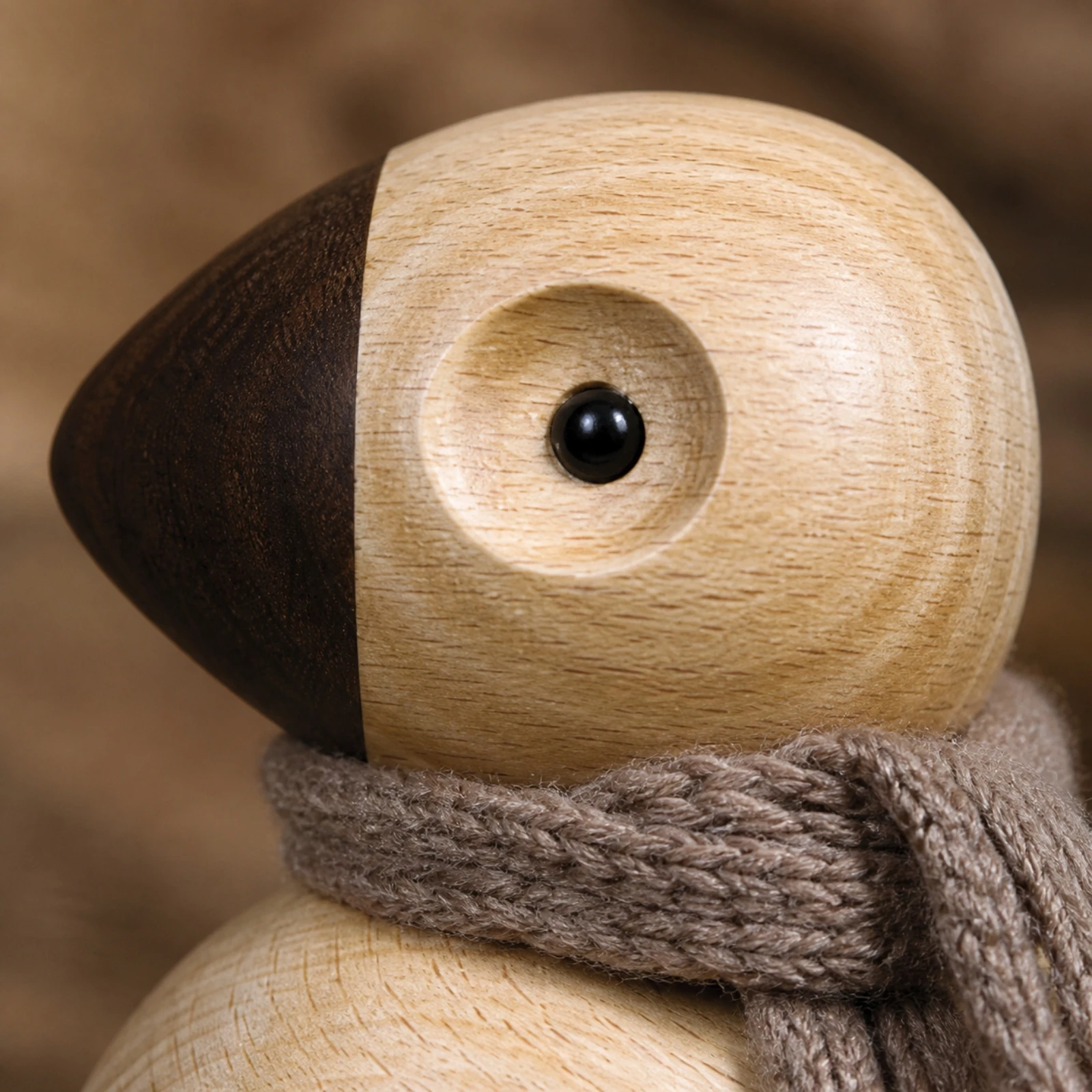 Wooden Bird Figurine with Scarf Compact Beech Wood Decorative Bird Decor NordicStyle Nature-Inspired