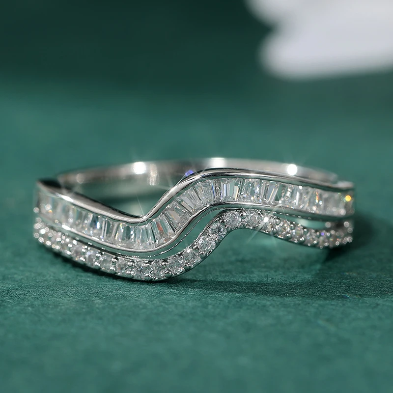 Glänzender silberfarbener Damenring mit eingelegtem weißem CZ, geometrischer Schmuck für den täglichen Gebrauch und Partys – Detail 2