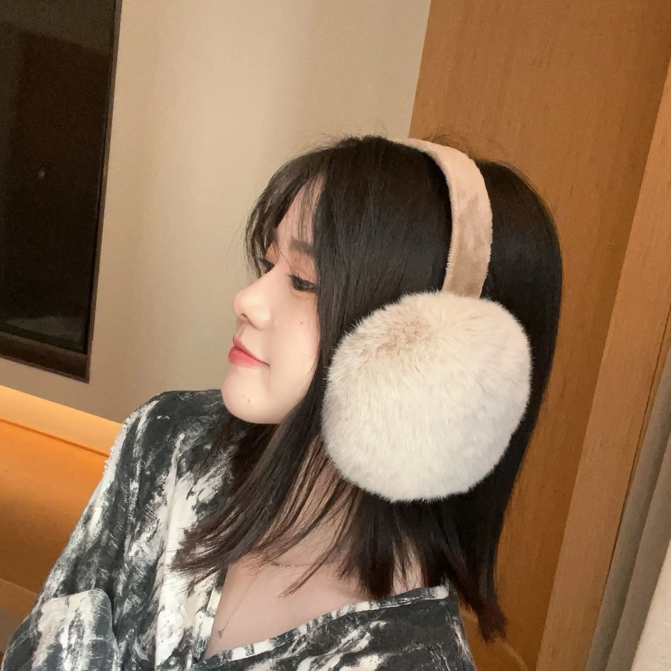 Anjj Light Brown Earmuffs 2024 Hot Sale High-End Soft Plush Imitation Rabbit Fur Ear Muffs Fashion Easy to Match Accessories