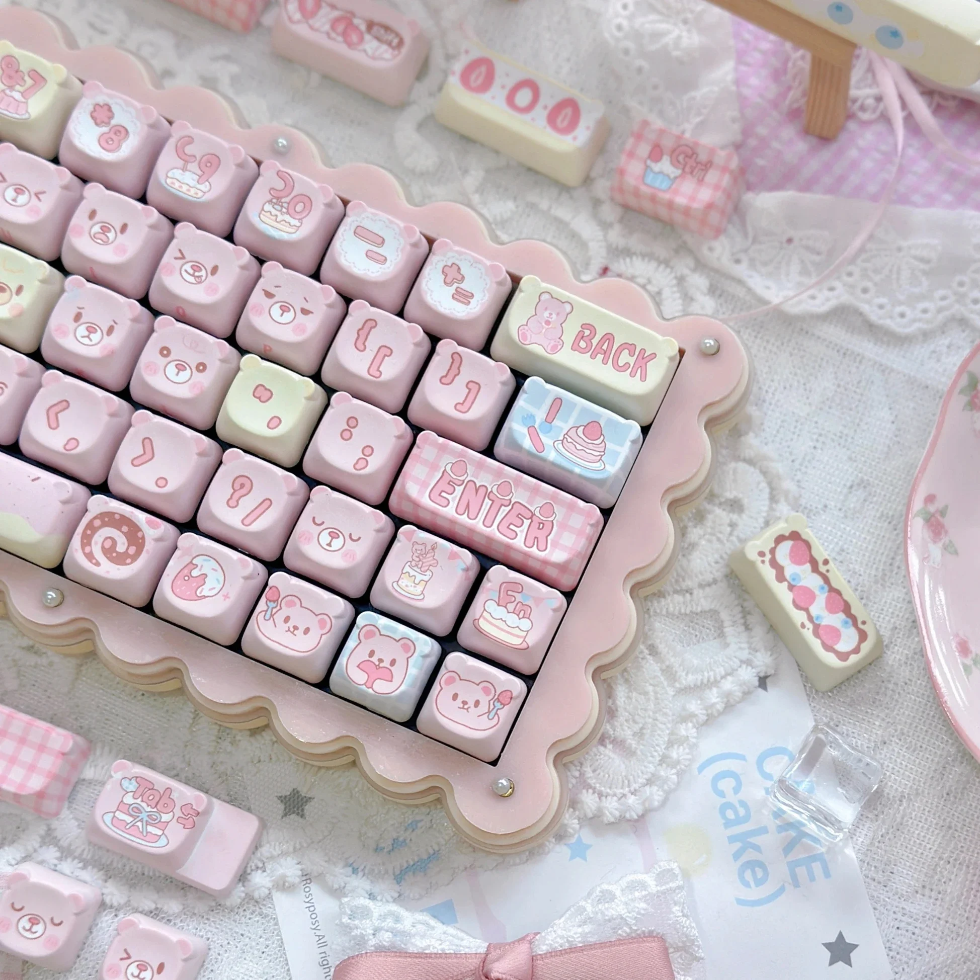 Strawberry cake bear head keycap PBT material five-sided hot sublimation EAO highly cute, suitable for mechanical keyboard