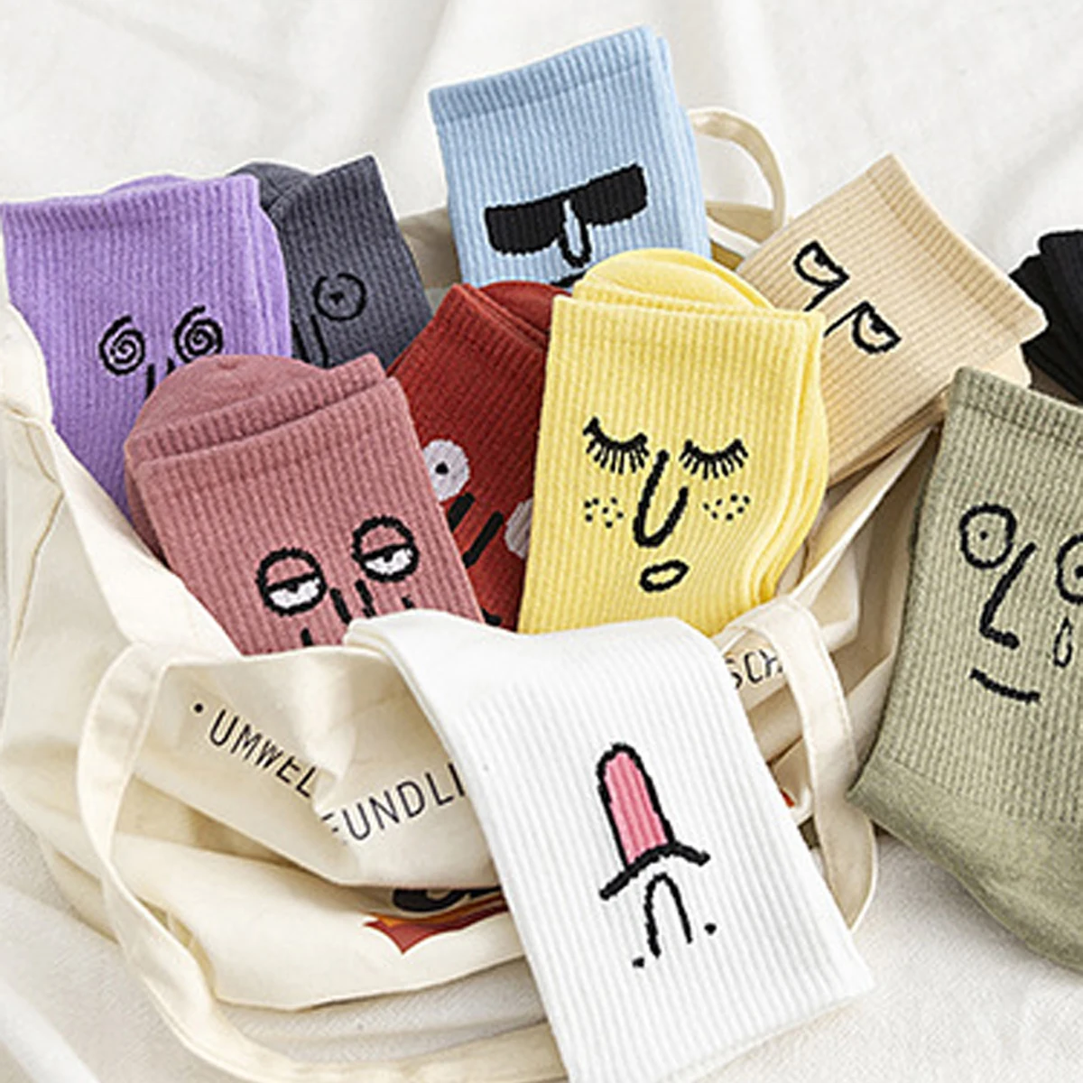 1 Pair Korea Funky Harajuku Trend Women Candy Colors Casual Funny Socks Girl Kawai Socks Unisex Surprise Mid Women Crew Socks