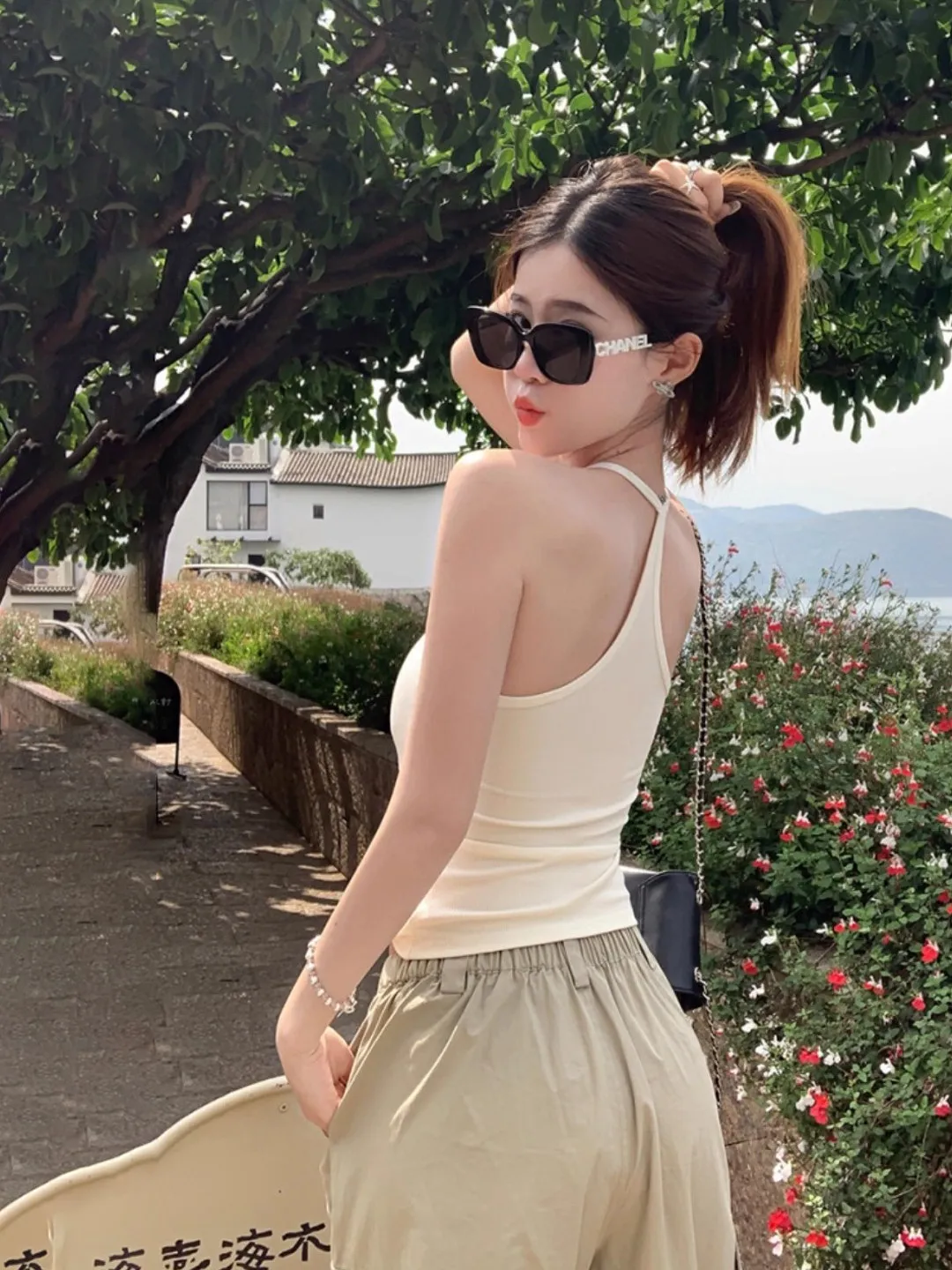 Women's  Strap Vest Neck Hanging Integrated Cotton Blend Outerwear Short A-Line Tank Top with Chest Pad for Summer
