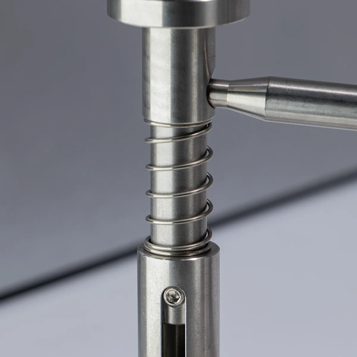 أداة فتح زجاج ساعة إصلاح صانع الساعات الجديدة لمرايا مسطحة ومحدبة مقاس 18-45 مم أداة فتح المرآة غير المميزة