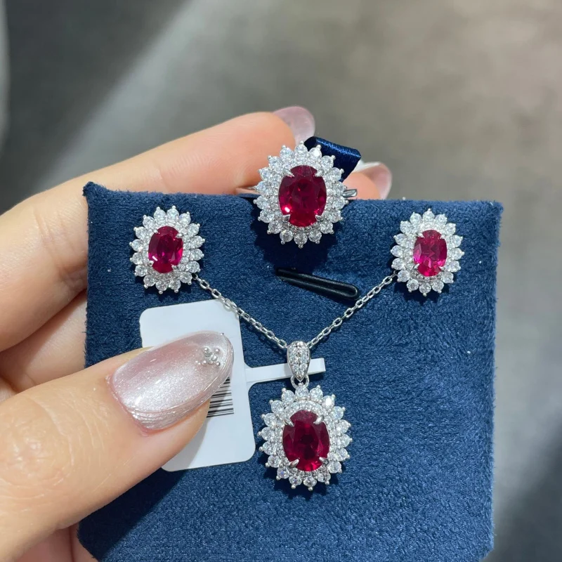 925Sterling silver commuter-style Princess Diana oval pigeon blood ruby2Carat ring for women, fashionable, simple and versatile