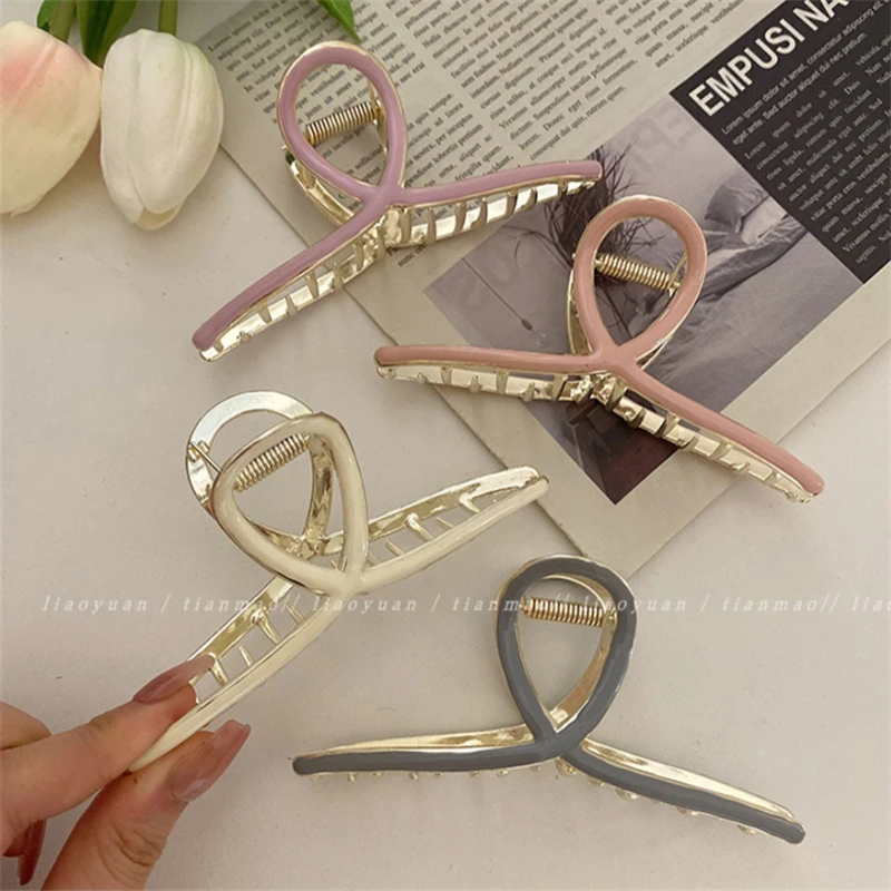 Large Retro Metal Hair Clip Ladies Fashion Crab Hair Grip Clip Ponytail Braid Claw Clip Punk Wind Headdress Accessories