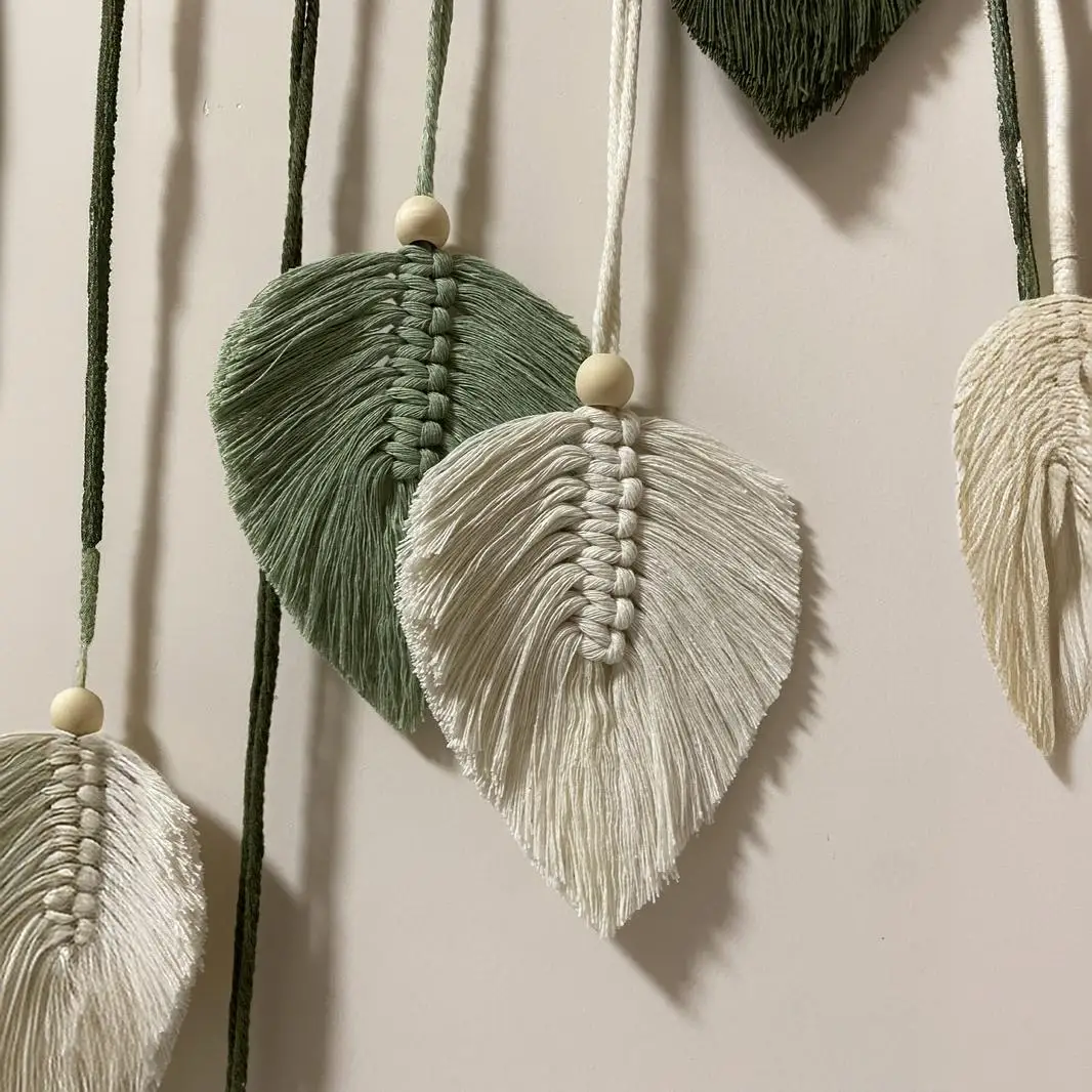 INS Decor Bohemian Decorative Hand-Woven Leaf Tapestry with Wooden Beads and Leaves, Children's Photo Wall Hanging with Tassels