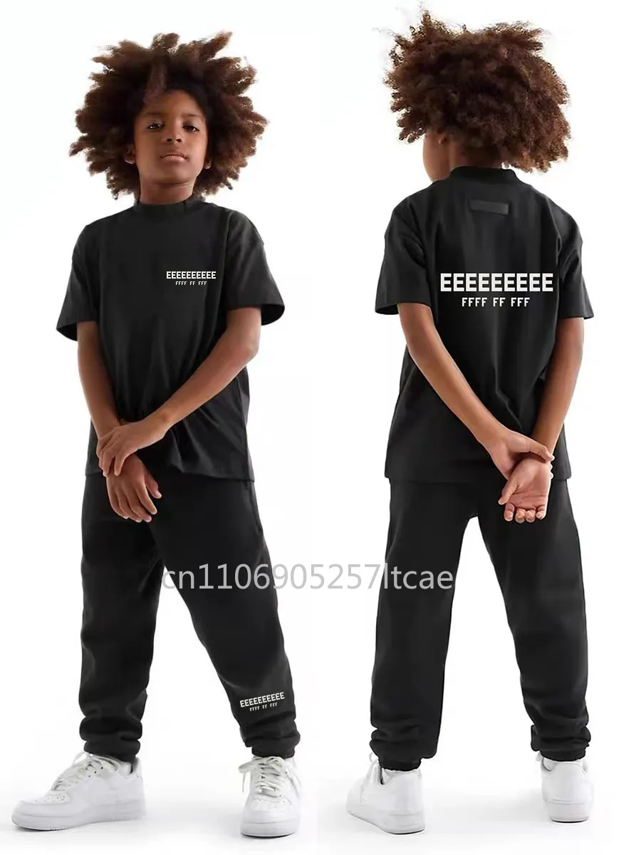 

2022SS Модные брендовые детские комплекты с двойной линией, комплекты с капюшоном и буквенным логотипом, дизайнерские брендовые детские футболки, комплекты
