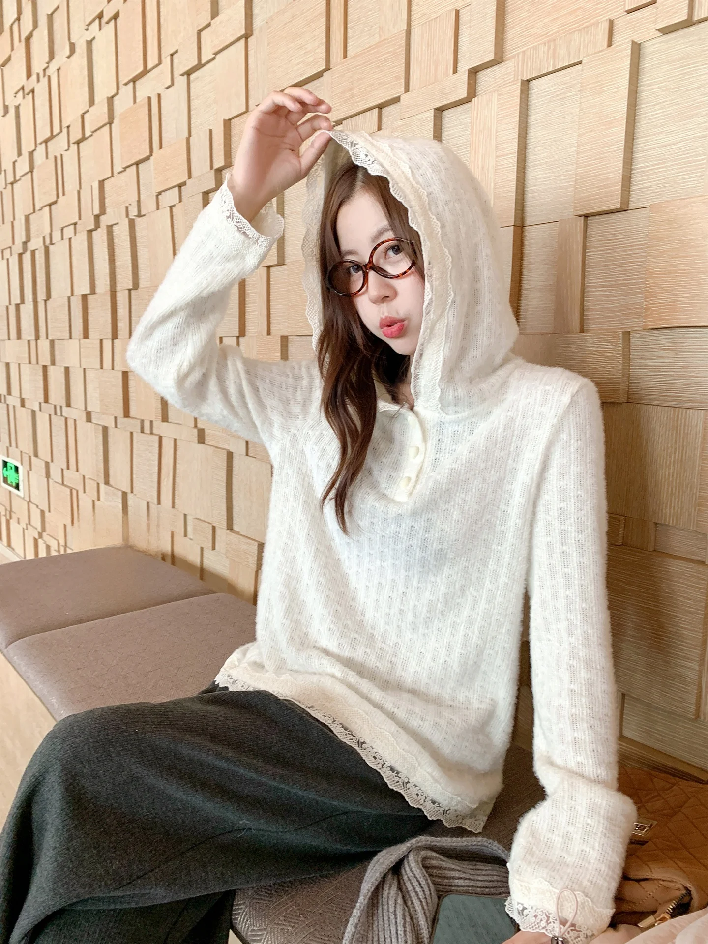 

Мягкая комфортная кружевная толстовка с капюшоном, женская футболка с длинным рукавом, корейский стиль, осень-зима, новая, молочно-коричневая базовая футболка