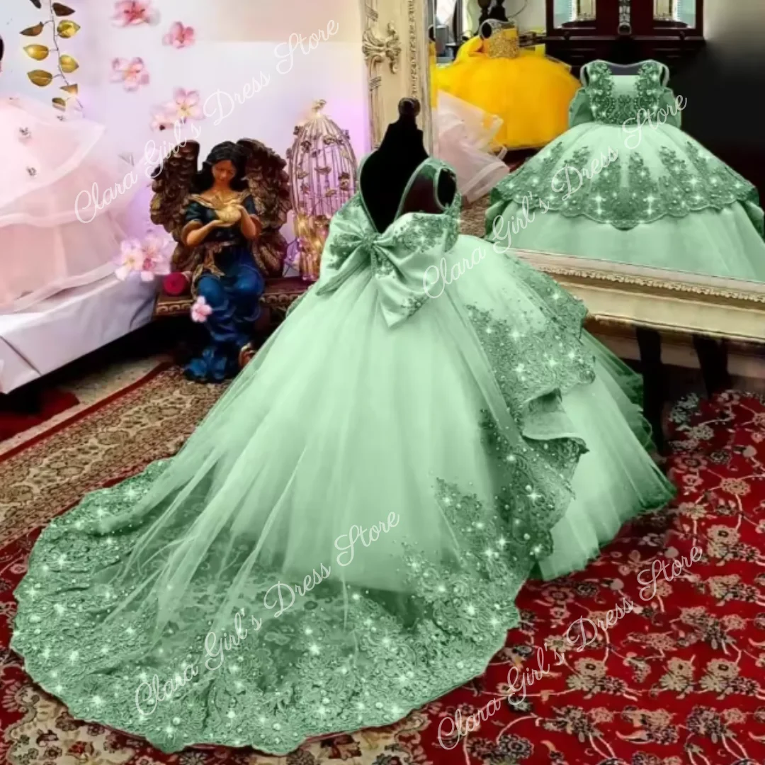 Бальное платье из тюля без рукавов с открытой спиной и бантом, украшенное кружевной аппликацией и шлейфом, элегантный дизайн для официальных мероприятий, свадеб