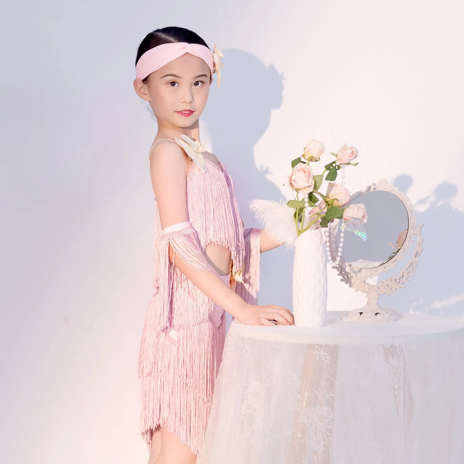 Nouveau rose glands vêtements de danse latine filles vêtements de compétition hauts à franges jupe Cha Cha Samba Rumba Costume de danse DNV23725