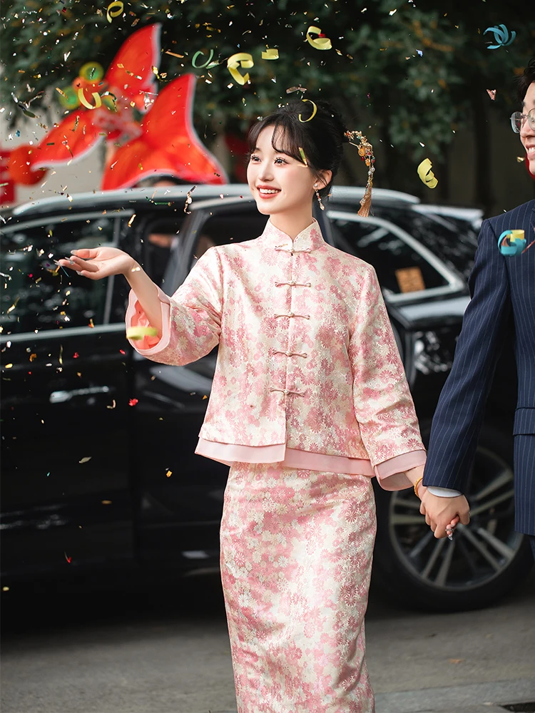 

Elegant Pink Set for Women Wedding Ceremony Engagement Wine Serving Traditional Chinese Style Mid-Length Qipao Dress