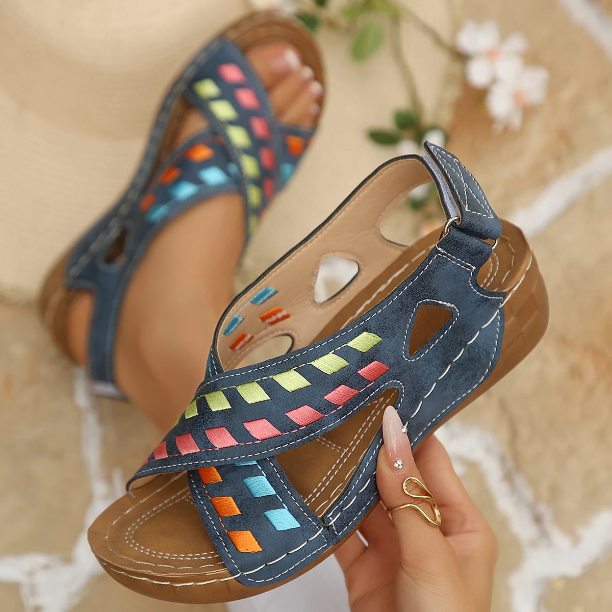 2026 New Women Contrast Color Wedges Sandals Summer Peep Toe Non Slip Beach Shoes Women Comfortable Platform Roman Sandals