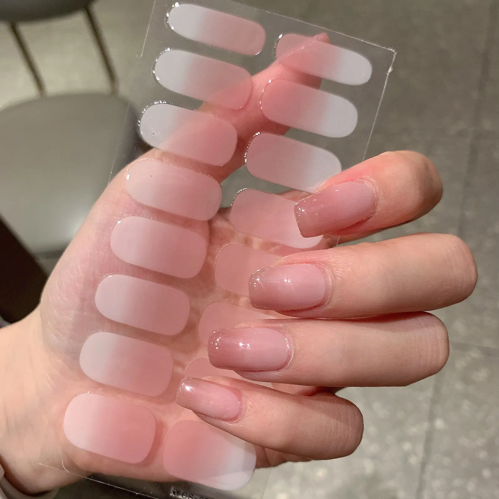 1 Blatt halbgehärtete Wrap-Nagelaufkleber mit Farbverlauf, mehrfarbig, festes Gel, vollständige Abdeckung, Schieber, keine UV-Lampe erforderlich, ausgehärteter, schneller Gel-Nagelaufkleber