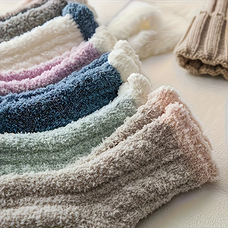 7 Paar dicke Korallen-Fleece-Socken für Damen im Herbst und Winter mit Farbblockierung. Modische, süße, bequeme und warme Wollsocken
