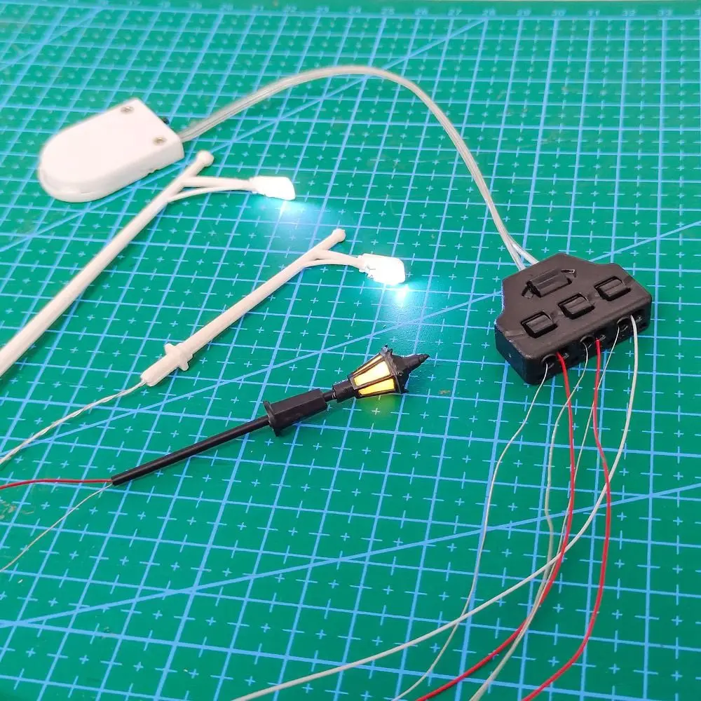 1Pcs 3/6 Port Railway Train Port Sharing Box PA Copper Conductor Mini Quick Splitter DC Lamp Connector Parallel Connection