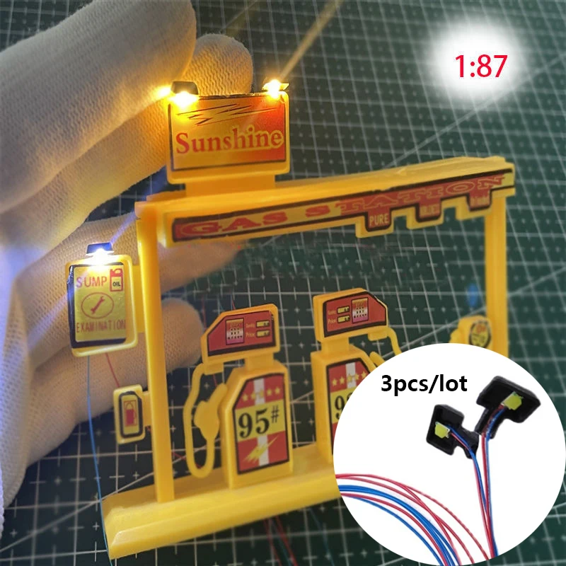 3Pcs Miniature 3V Led Billboard Spotlights Lamp Model Kit Scale HO 1/87 Diorama Accessories Material for Diy Layout Model Making