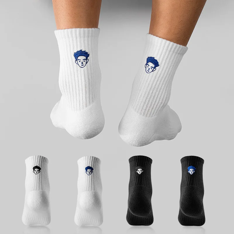 New Embroidery boy Crew Fashion SOCKS logo simple High tube cotton socks white black socks absorb release moisture socks