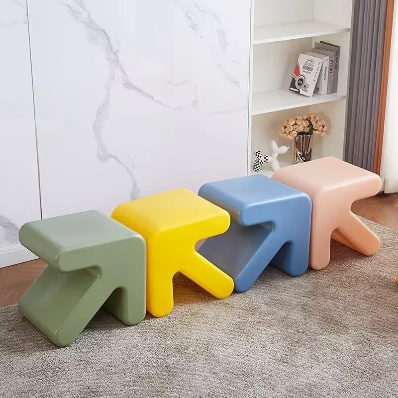 Nordic-Style Arrow-Shaped Miniature Stool Creative Minimalist Home Plastic Low Stool Thickened Design Trendy Instagrammable
