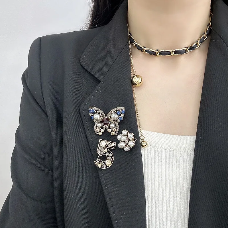 New Vintage High-end Pearl Butterfly Brooch Women Fashion Personality Fragrance Delicate Handbag Figure 5 Pin Exquisite Corsages