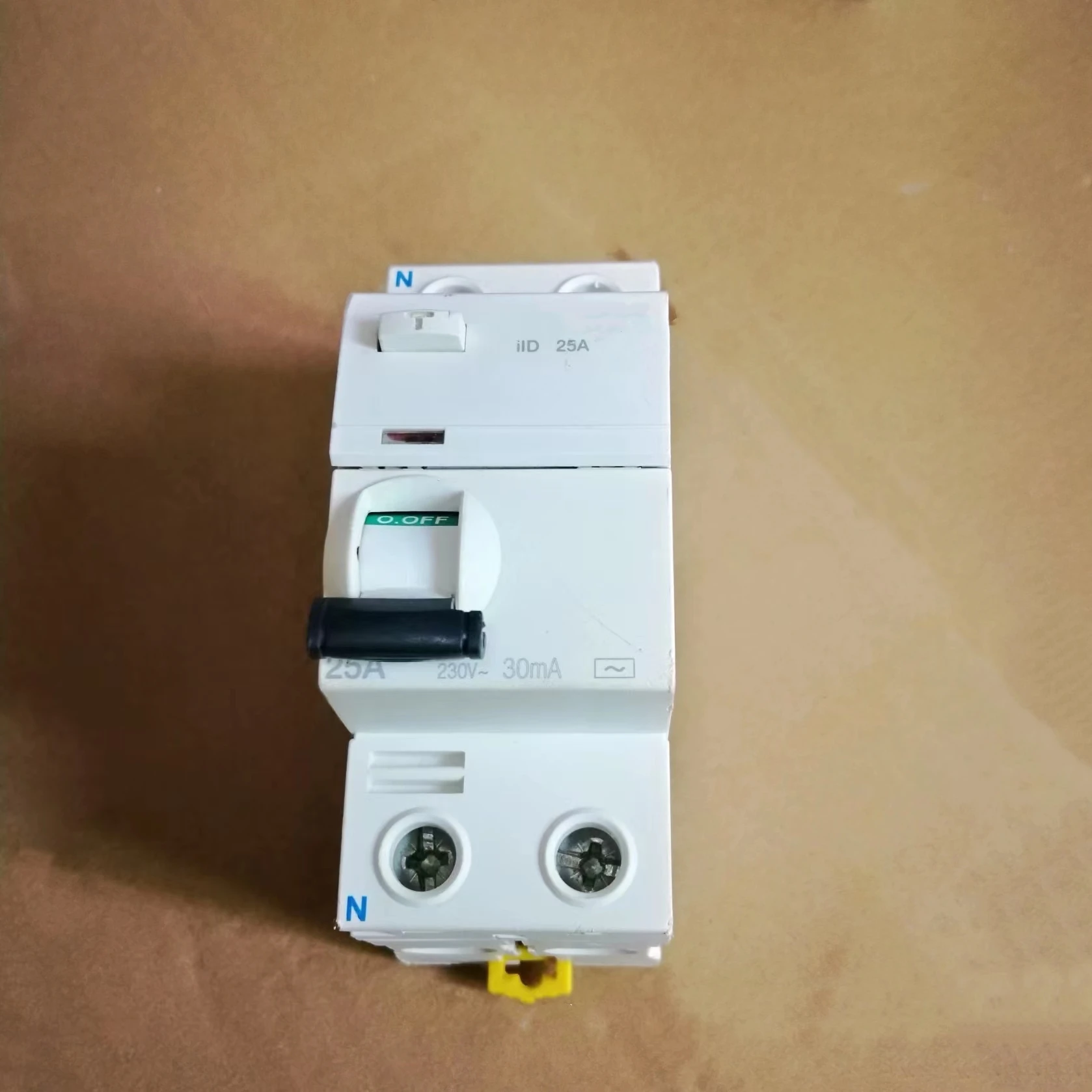 

Brand New Leakage protection switch A9R52225 2p 25A