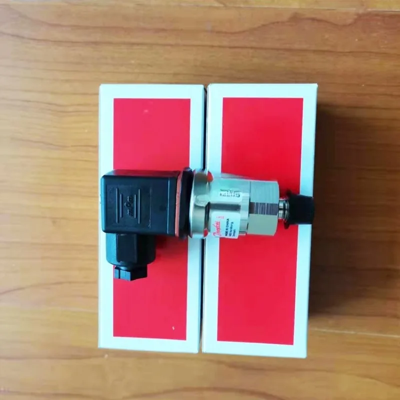 Parts for Danfoss DANFOSS pressure sensor MBS3000 060G1124 0-6bar 4-20mA G1/4
