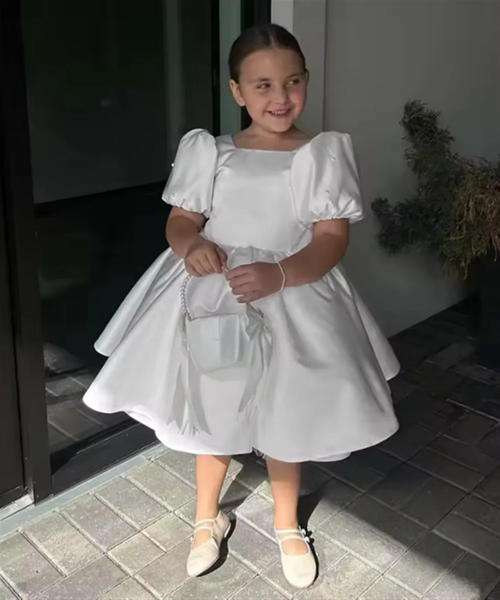 カスタマイズされたフラワーガールドレス結婚式用幼児バルーンスリーブ膝丈初聖体ドレス子供フリルサテンパーティードレス