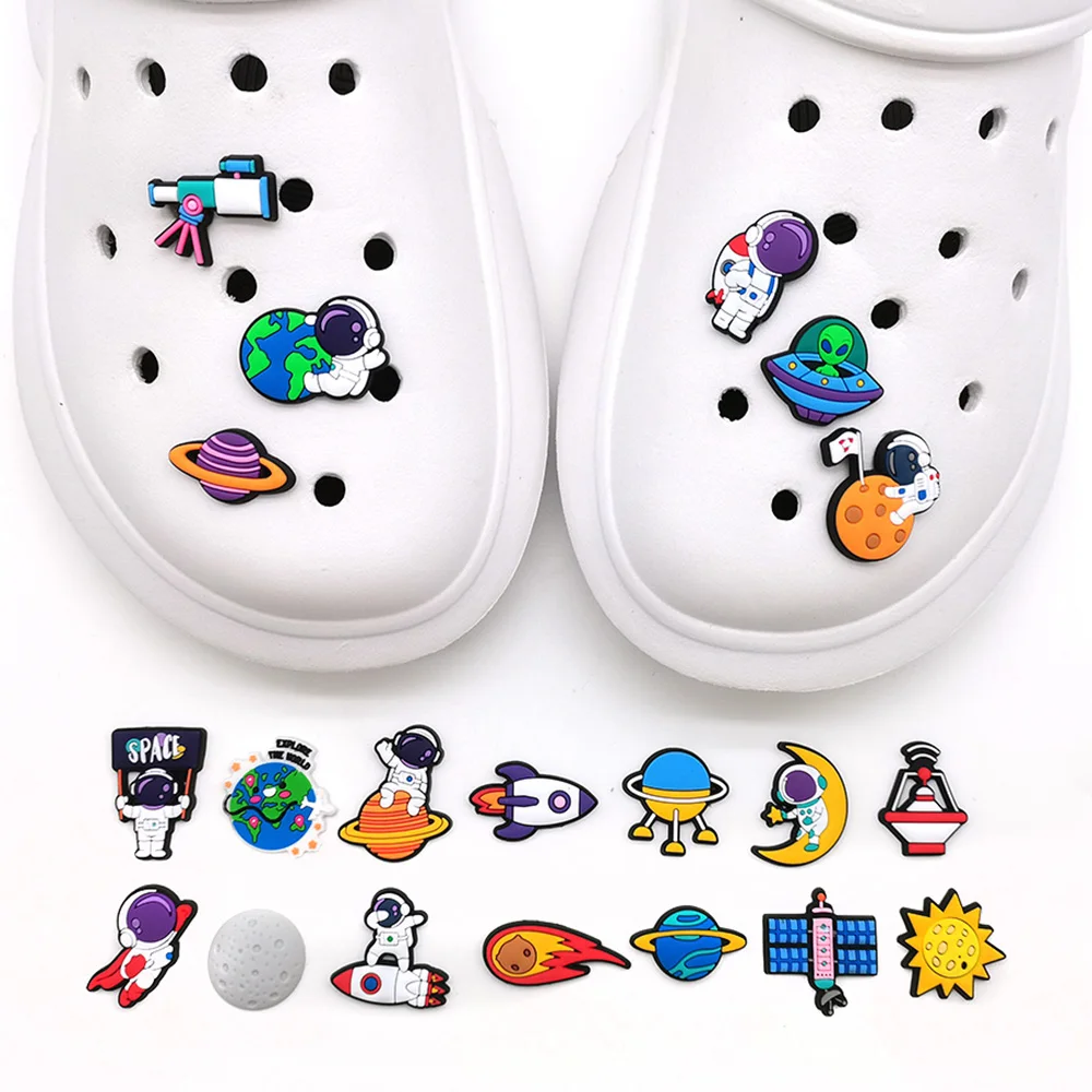 Breloques de chaussures Firmament de vaisseau spatial, accessoires de chaussures Crocs, décorations adaptées aux garçons, filles, enfants, femmes, cadeaux de Noël, fête, 1 pièce