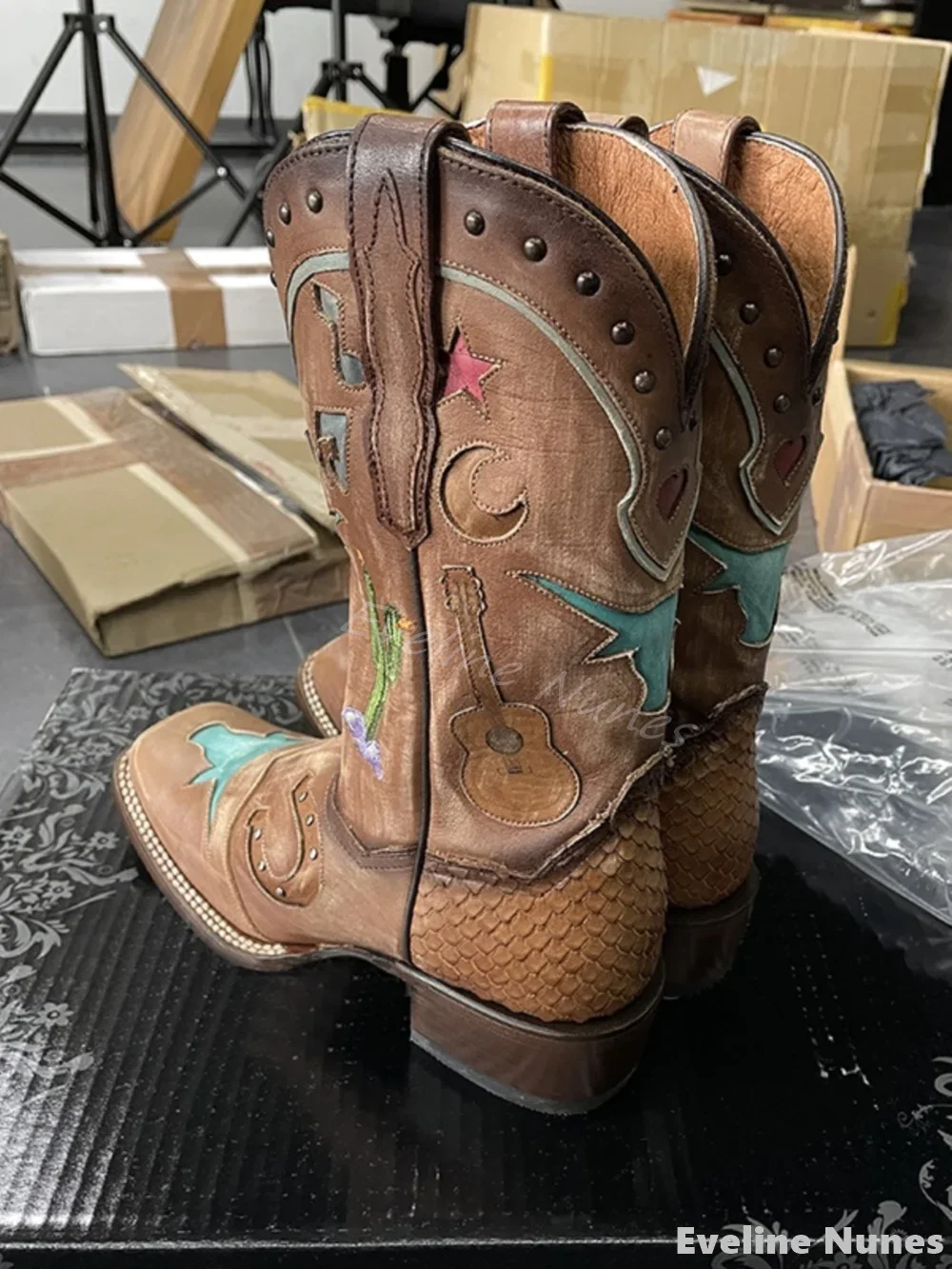 Graffiti Embroidered Western Cowboy Boots Women 2025 Spring New Rivet Square Toe Thick Heel Costume Boots Slip On Mid-calf Boots