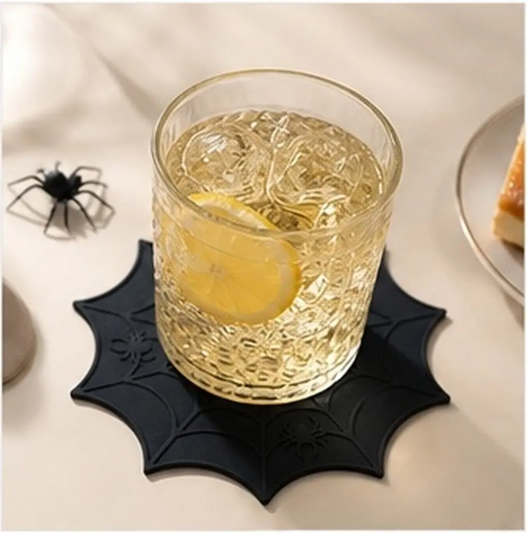 4Pcs Silicone Coasters Halloween Placemat Spider Web Design Non-Slip Heat-Resistant Insulation Pad Decorative Cup Mat Black