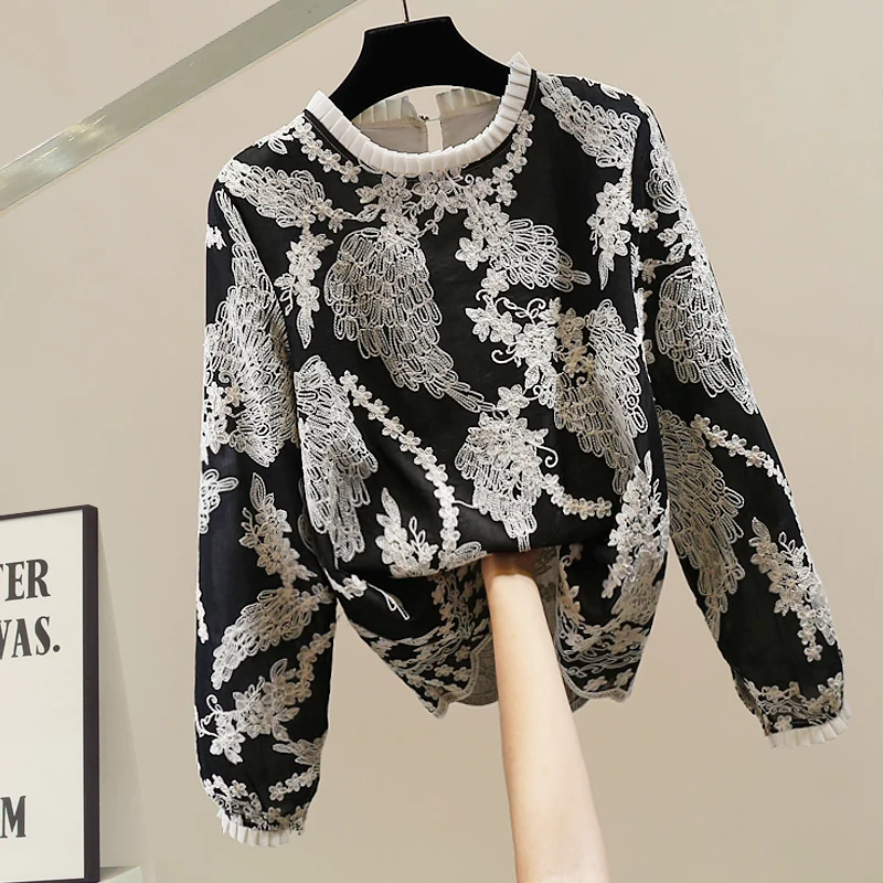 

Korean Sle round Ne Overhead Embroidered Heavy Work Loose Long Sve irt Faionable Versatile Breathable Women's Top