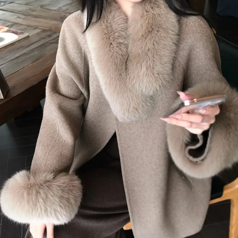 

Sheep Wool Removable Collar Short Woolen Cloak Coat Winter